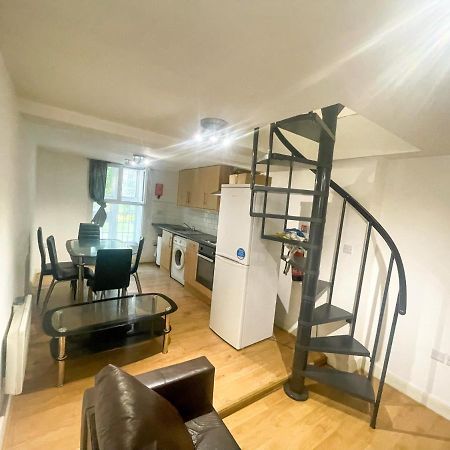 96 Uxbridge Road Apartments ลอนดอน ภายนอก รูปภาพ