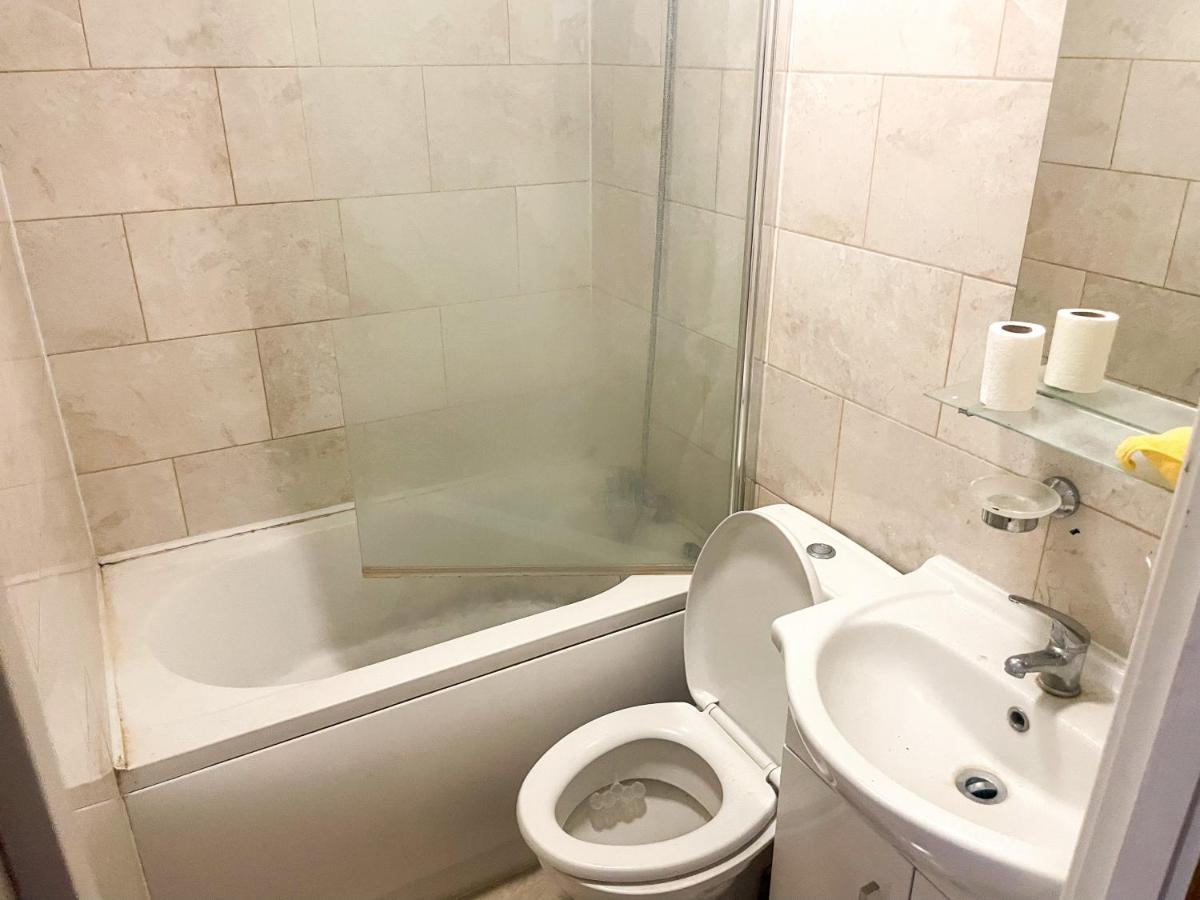 96 Uxbridge Road Apartments ลอนดอน ภายนอก รูปภาพ