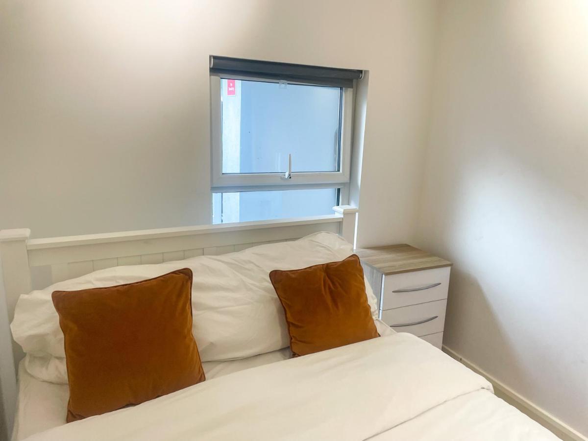 96 Uxbridge Road Apartments ลอนดอน ภายนอก รูปภาพ